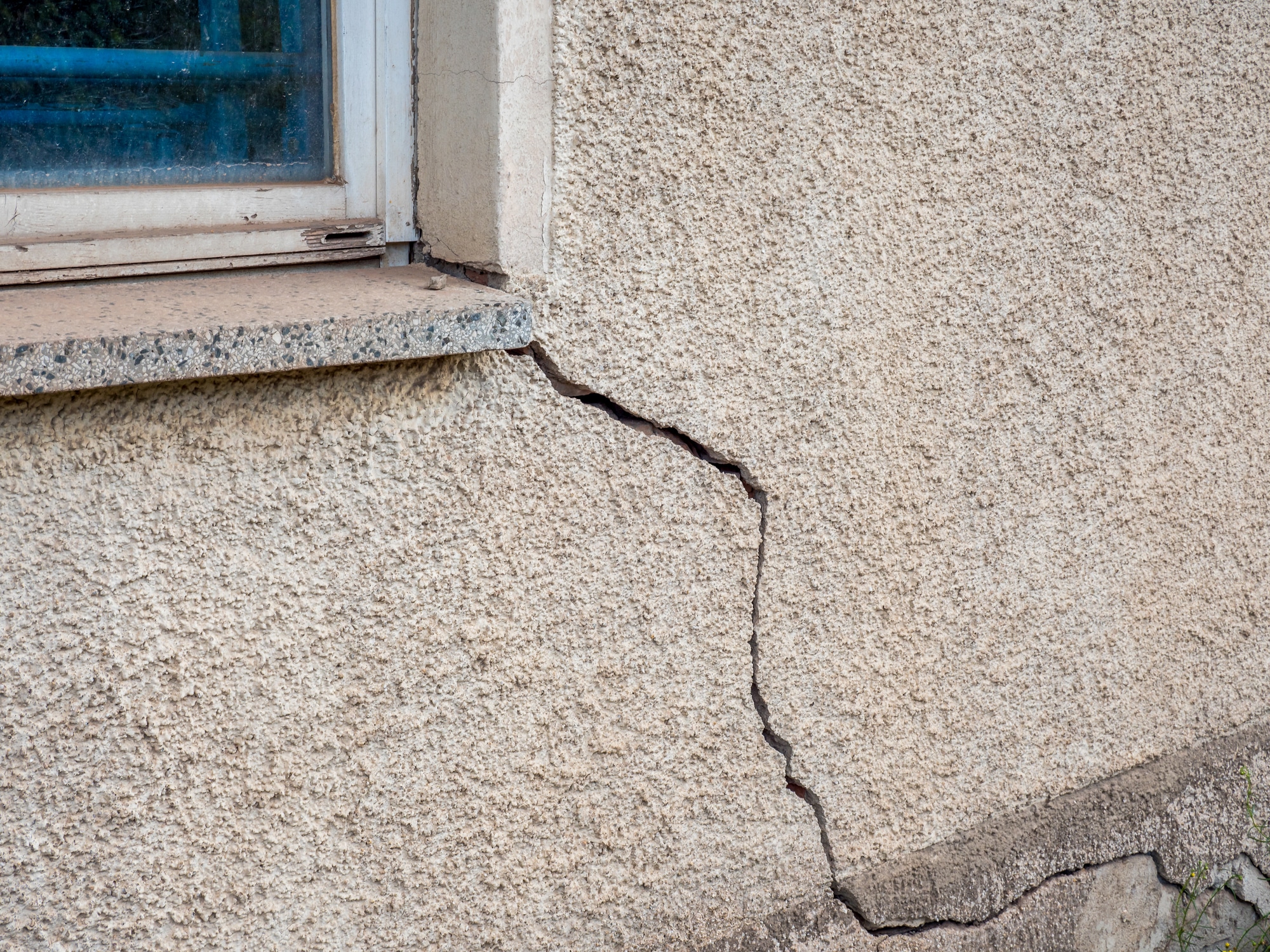 Large crack to a house's foundation